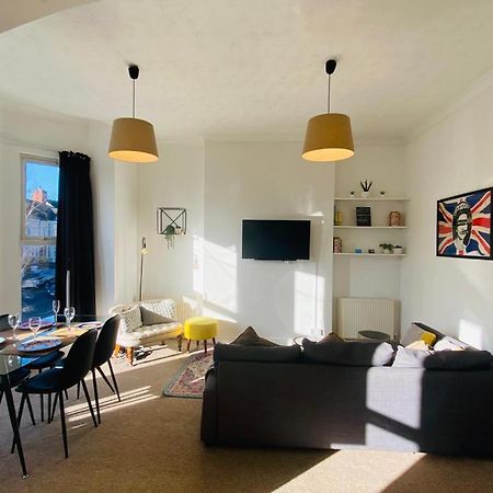 Unique Sea View Apartment Hastings Buitenkant foto