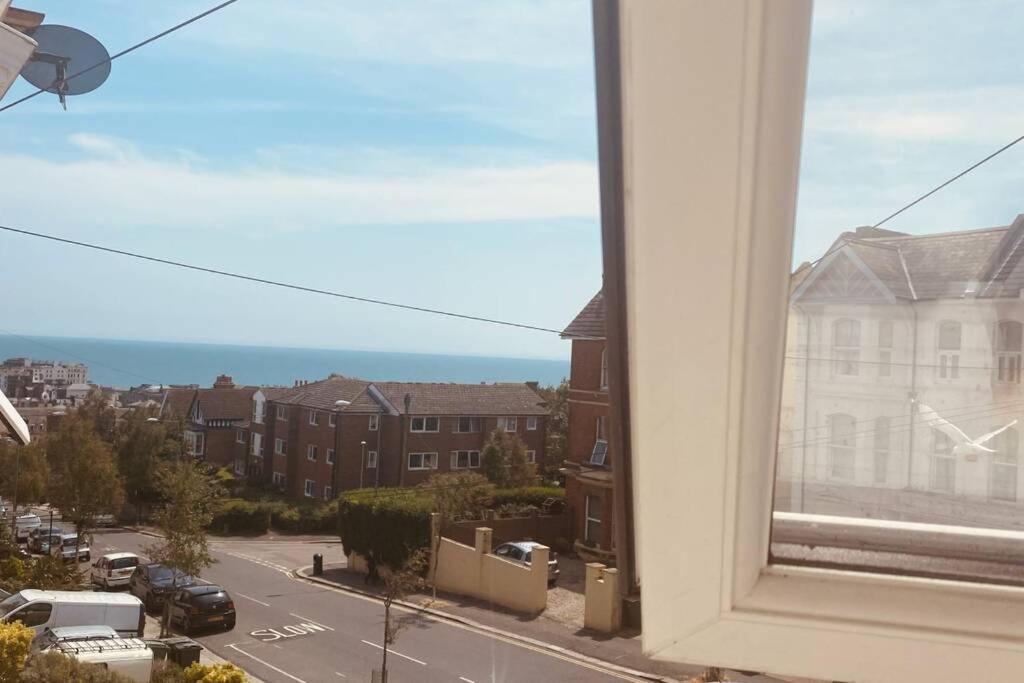 Unique Sea View Apartment Hastings Buitenkant foto