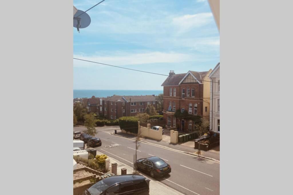 Unique Sea View Apartment Hastings Buitenkant foto